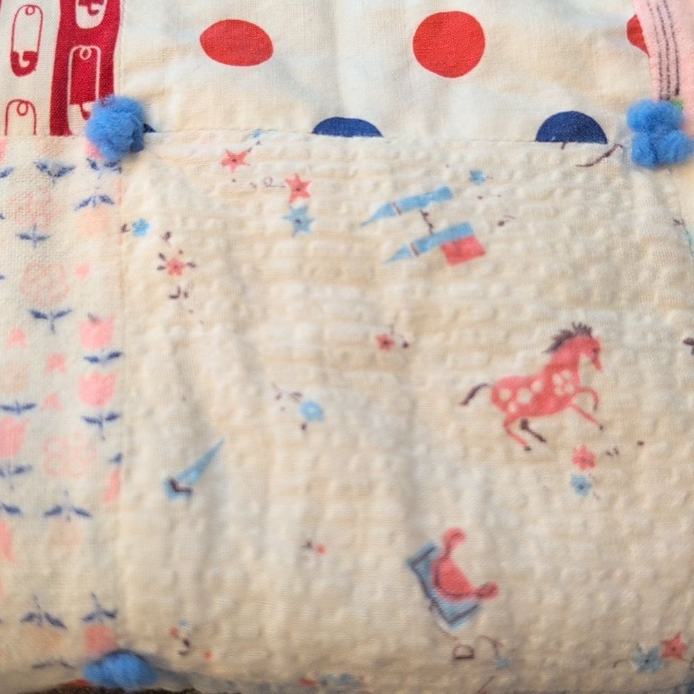 Vintage Homespun patchwork baby quilt floral zoo cottage core - Picture 10 of 10